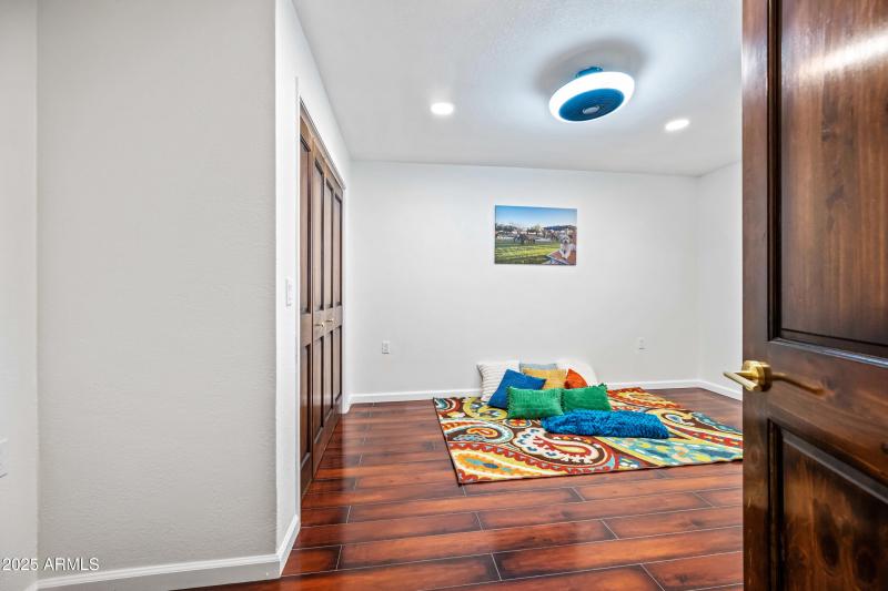 81-15220N27S-ocupix-