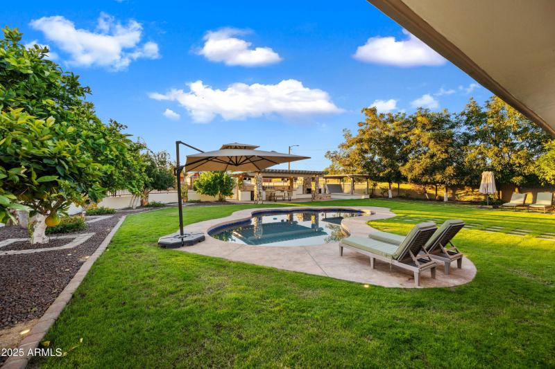 92-15220N27S-ocupix-