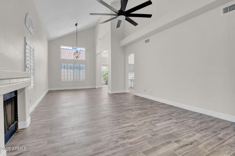 4-web-or-mls-12048 N 40th Way-4