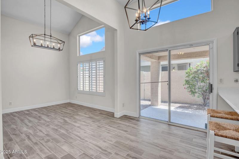 6-web-or-mls-12048 N 40th Way-6