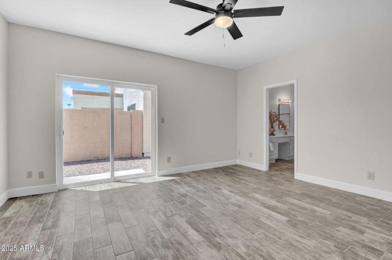 13-web-or-mls-12048 N 40th Way-13