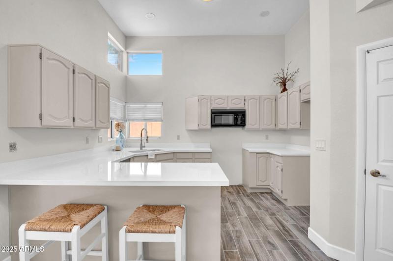 30-web-or-mls-12048 N 40th Way-8 (2)