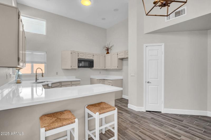 31-web-or-mls-12048 N 40th Way-9 (2)