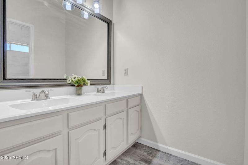 35-web-or-mls-12048 N 40th Way-19 (2)