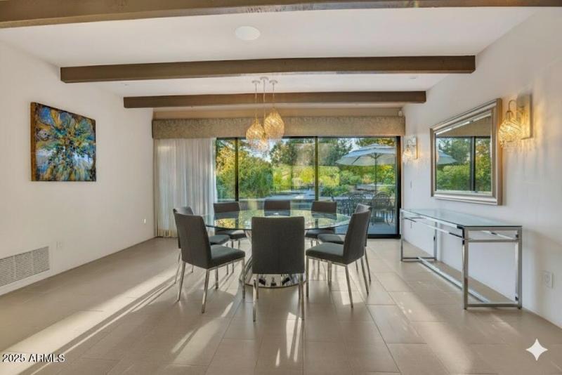 Virtually enhanced dining room 2