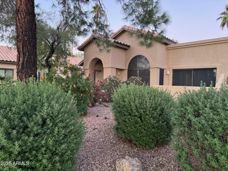 Beautifully Landscaped_Private