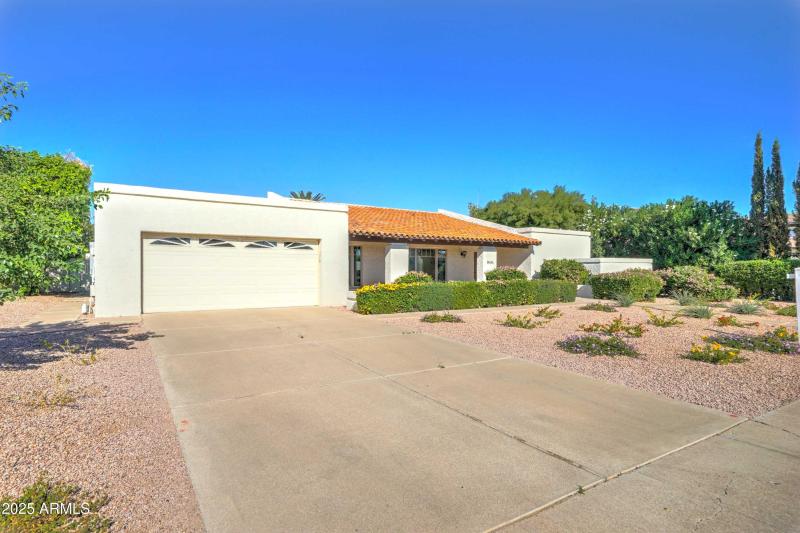 8046 E Del Caverna Dr-3