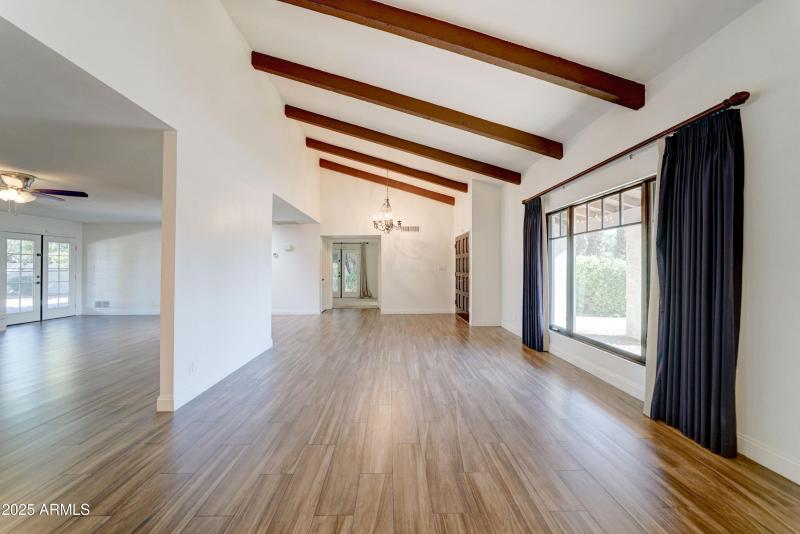 8046 E Del Caverna Dr-6