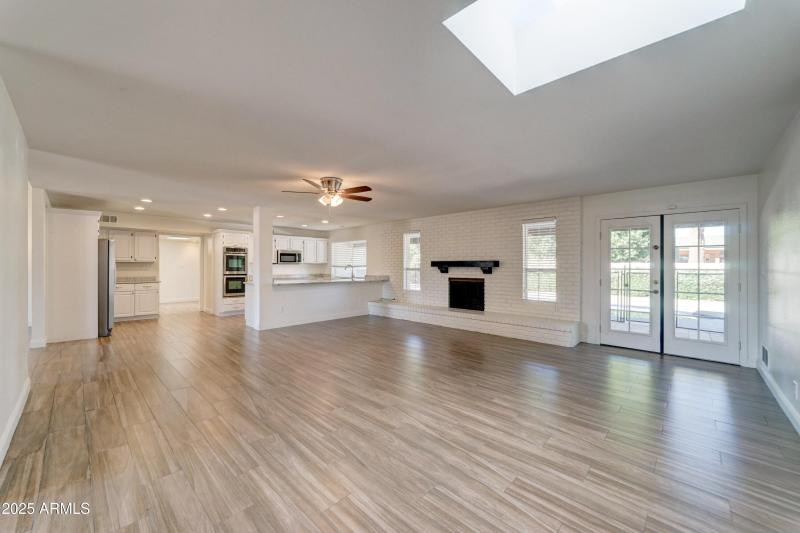 8046 E Del Caverna Dr-9