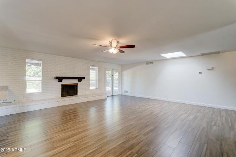 8046 E Del Caverna Dr-10