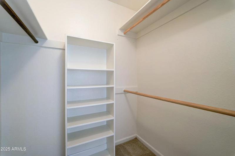 8046 E Del Caverna Dr-27