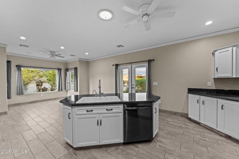 4045 Black Mountain Rd