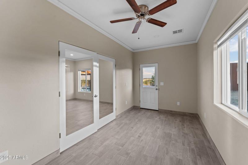 Primary suite sitting room