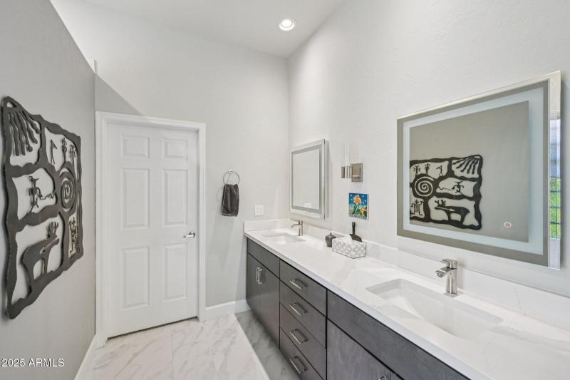 22-web-or-mls-N Golf Crest Rd-S0911-022