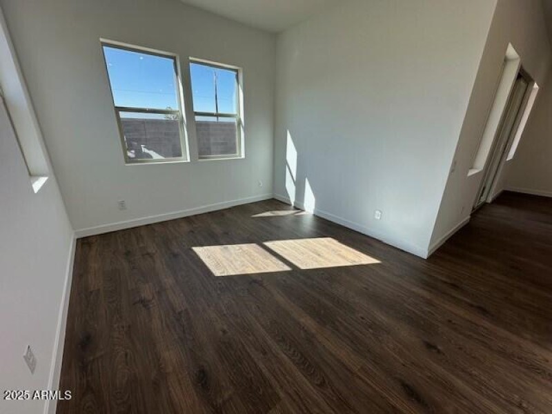 Sanc Lot 01 - Dining