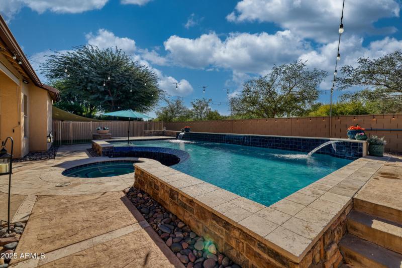 Pool with water features