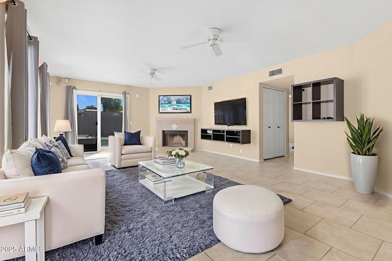 6-web-or-mls-7039 S 41st Pl-5 virtually