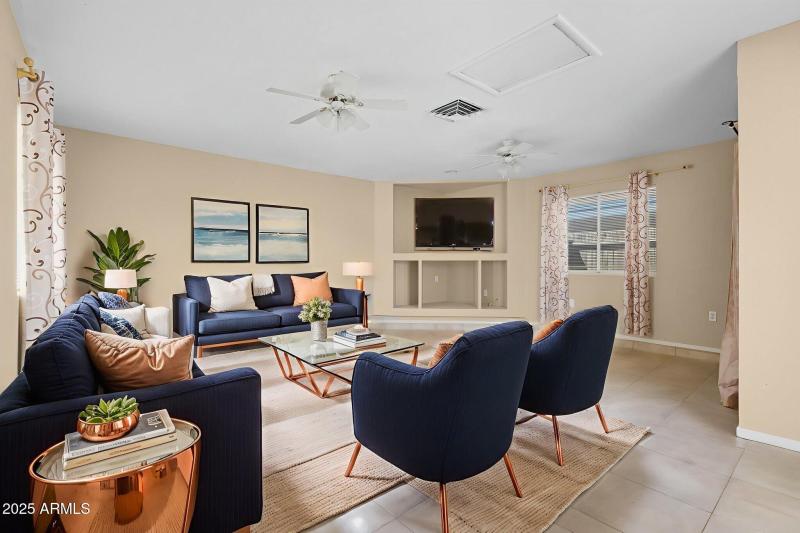 12-web-or-mls-7039 S 41st Pl-9 virtually