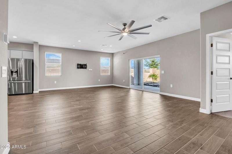 11-web-or-mls-36941 N Aleutian Dr-11