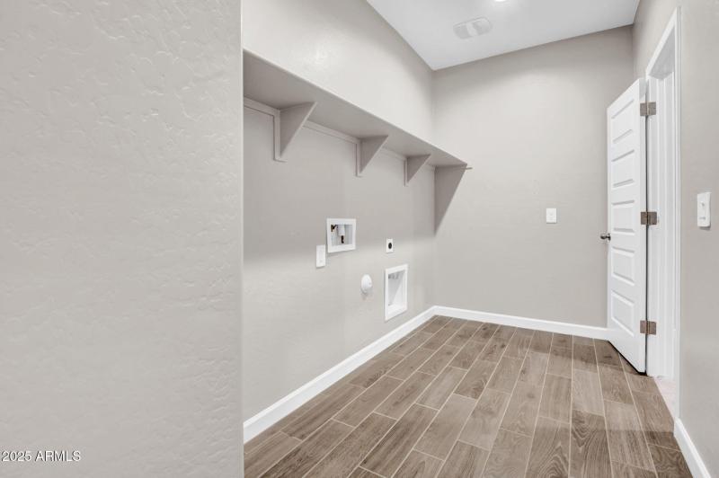 25-web-or-mls-36941 N Aleutian Dr-25