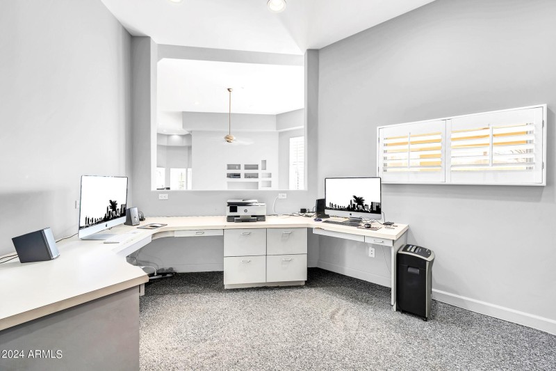 8400 E Dixileta Dr-44