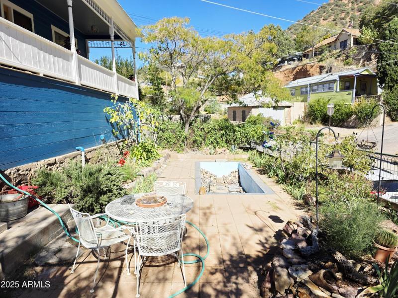 Front yard & Water Feature