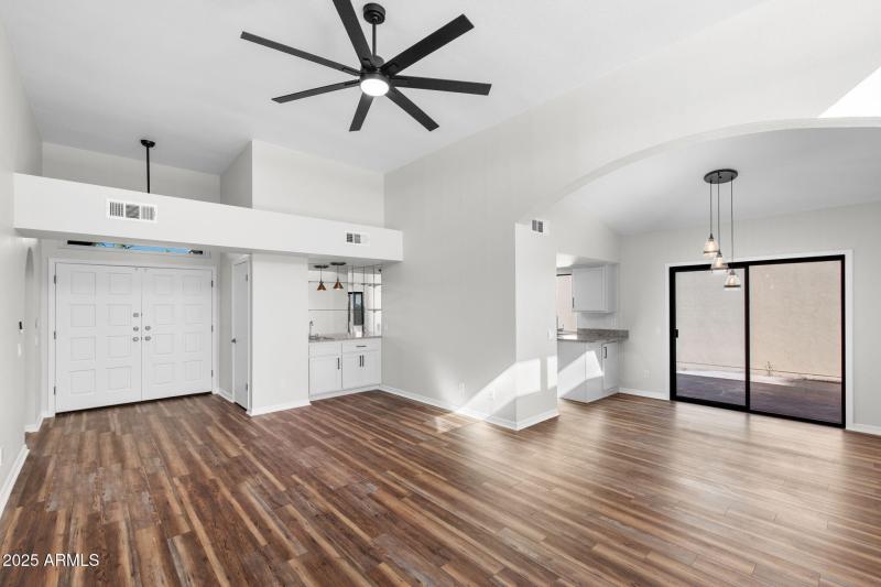 002__10625 E Navajo Pl