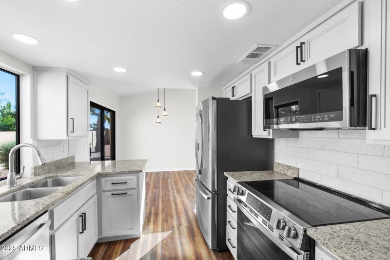 008__10625 E Navajo Pl