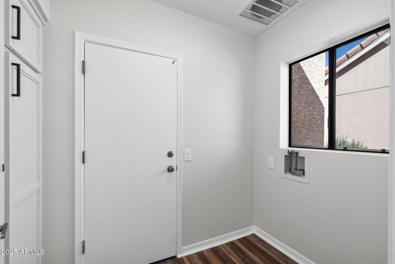 014__10625 E Navajo Pl