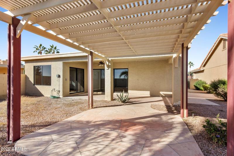 016__10625 E Navajo Pl