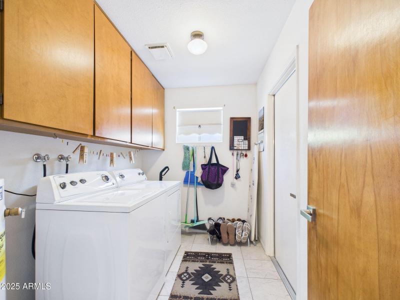 11-web-or-mls-CAM03379G0-PR0163-STILL011