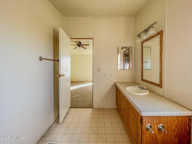 14 Master bathroom