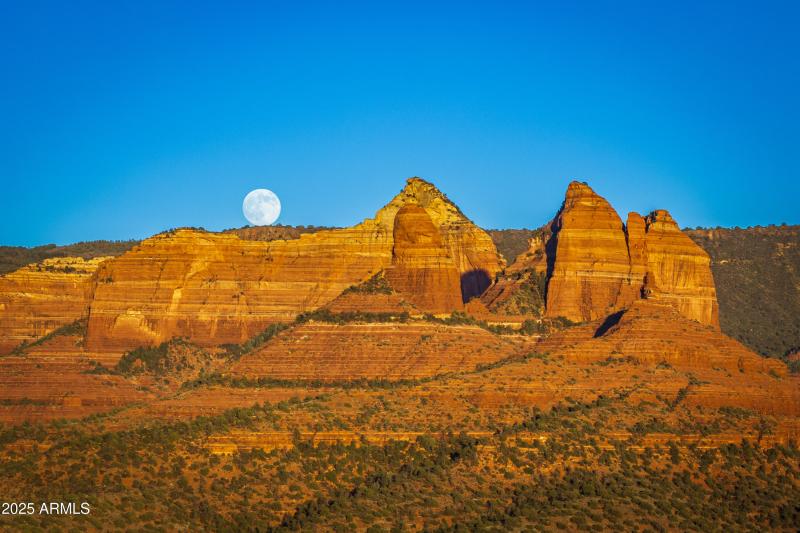 VIEWS FROM THE DECK & INSIDE THE HOUSE