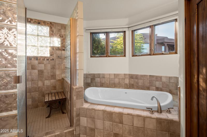 JETTED TUB AND SHOWER