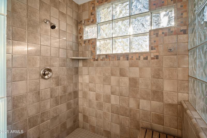 WALK-IN SHOWER