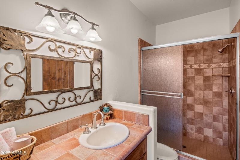 2ND ENSUITE BATHROOM