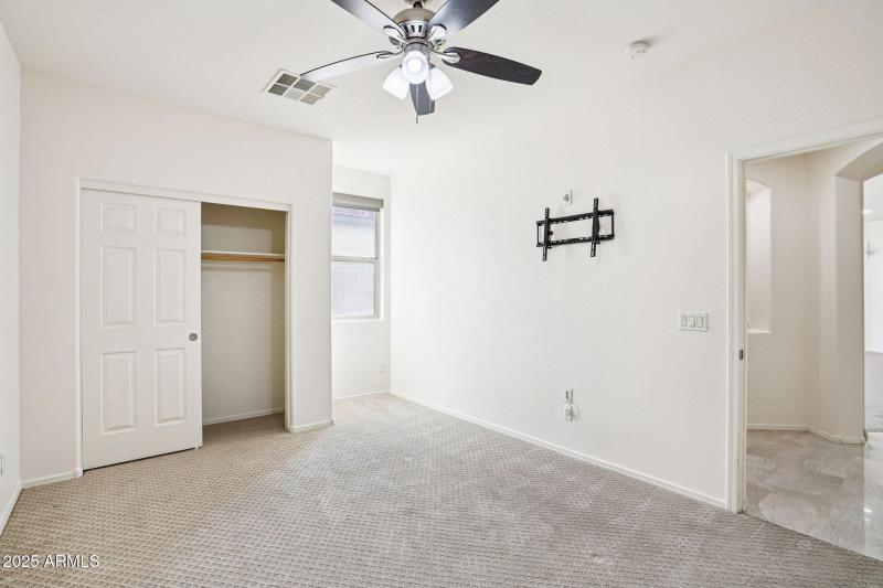 20-web-or-mls-E Navajo Trail-S0711-020