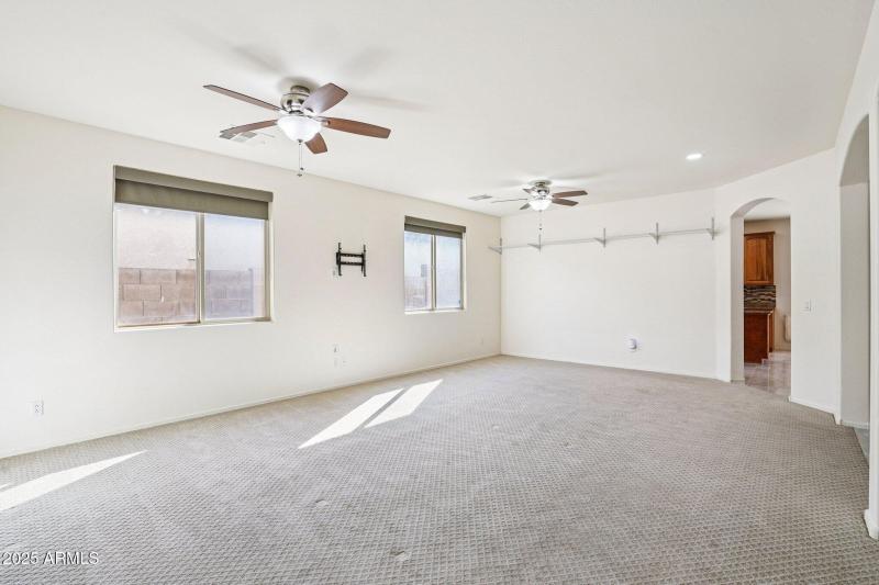 21-web-or-mls-E Navajo Trail-S0711-021