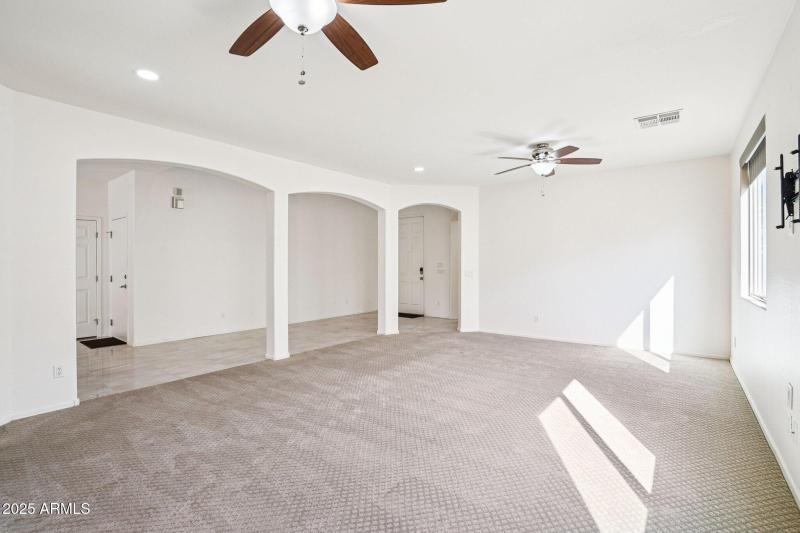 23-web-or-mls-E Navajo Trail-S0711-023