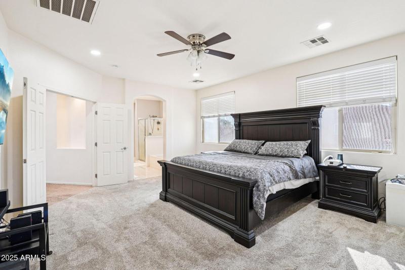 31-web-or-mls-E Navajo Trail-S0711-031