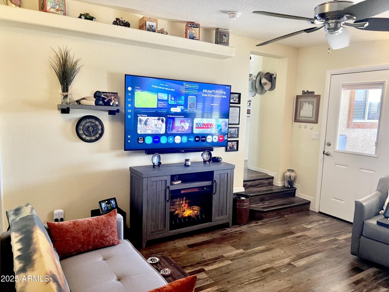 TV & Soundbar Convey