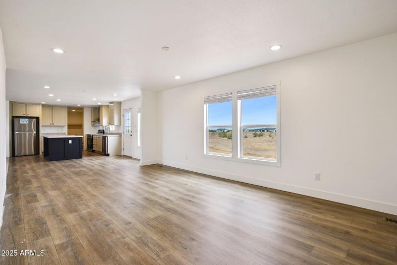 11-web-or-mls-23117-w-duane-ln