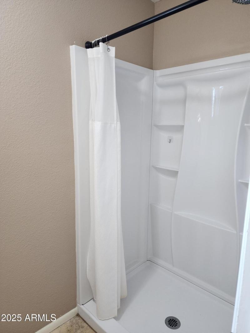 Masster bedroom bath 4