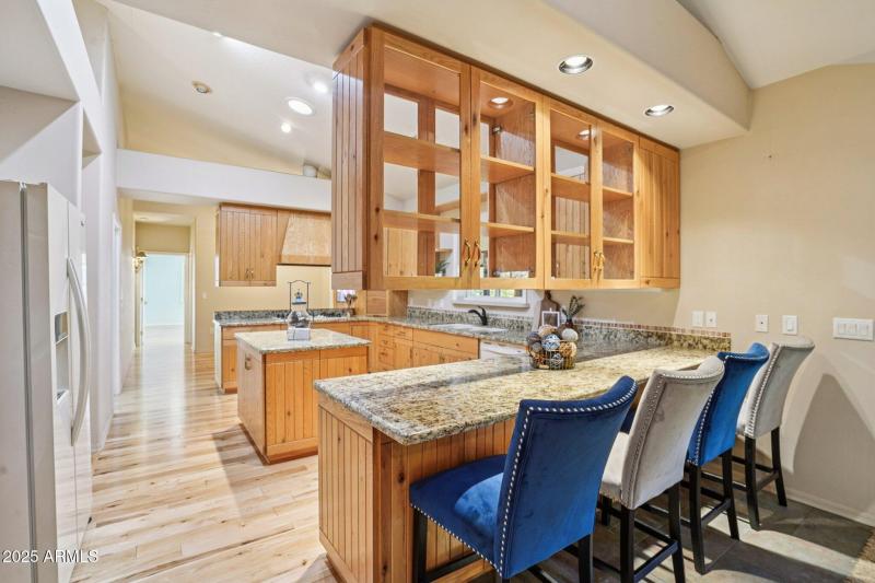 18-web-or-mls-Bonnie Brae Dr-S0811-018