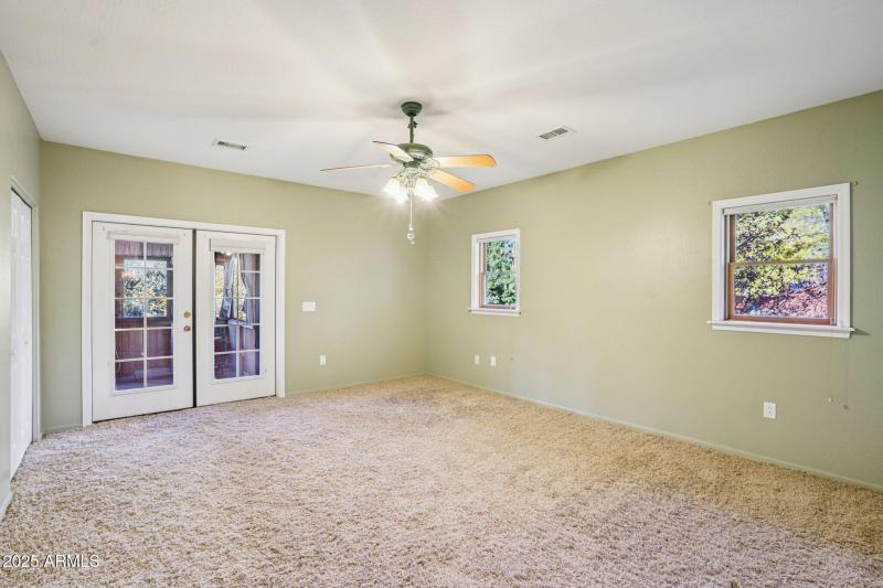 35-web-or-mls-Bonnie Brae Dr-S0811-035