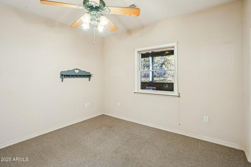 42-web-or-mls-Bonnie Brae Dr-S0811-042