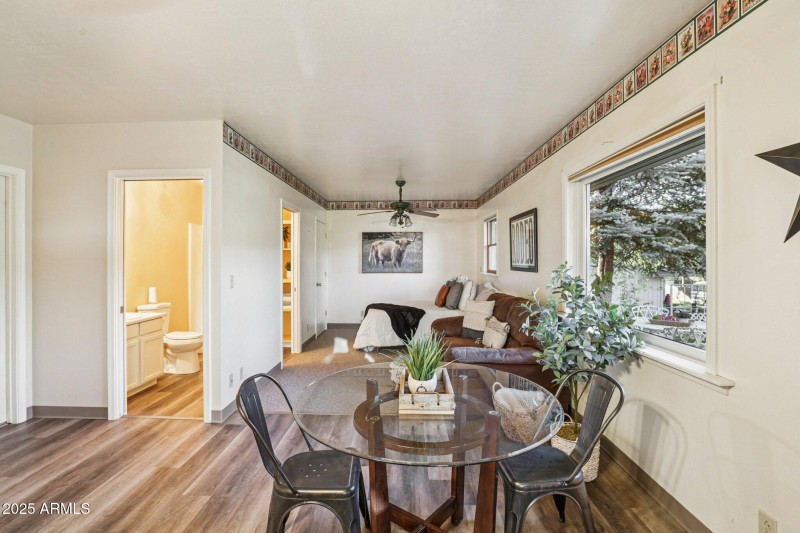 49-web-or-mls-Bonnie Brae Dr-S0811-049