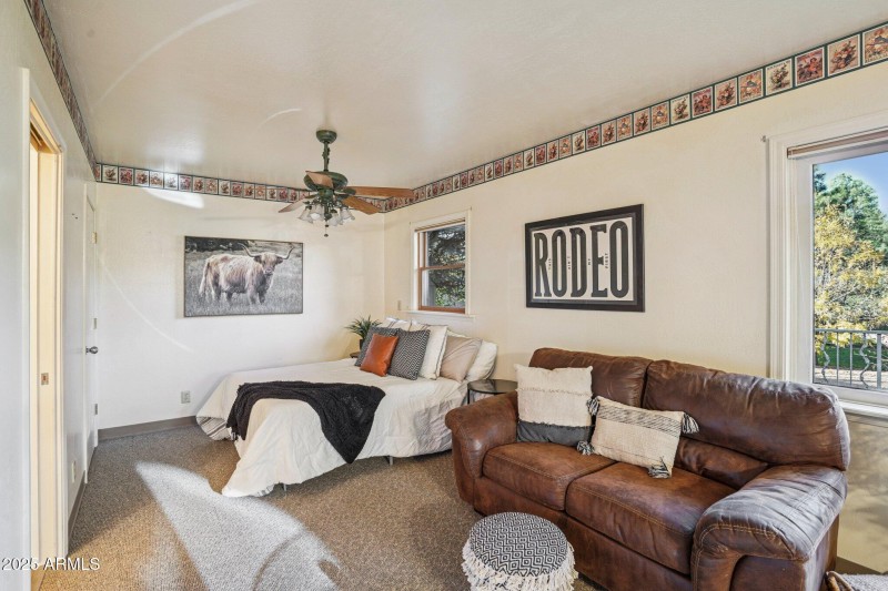 51-web-or-mls-Bonnie Brae Dr-S0811-051