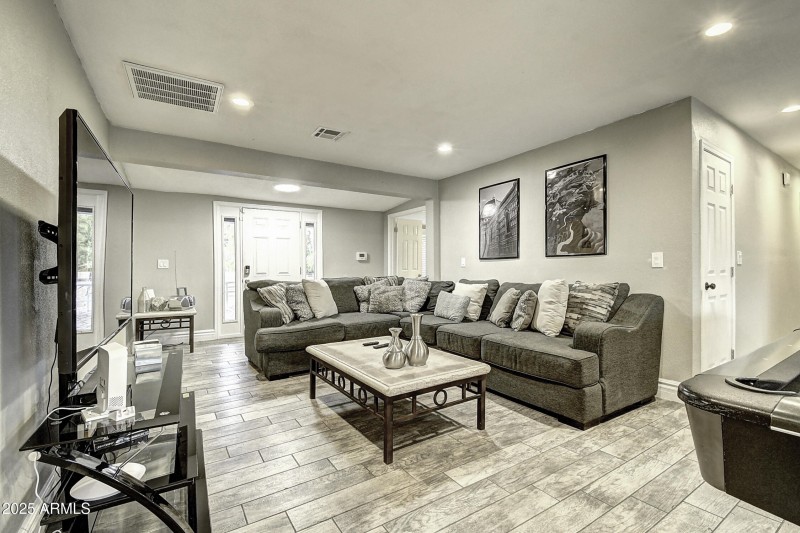 4101 E Nisbet Rd (1)