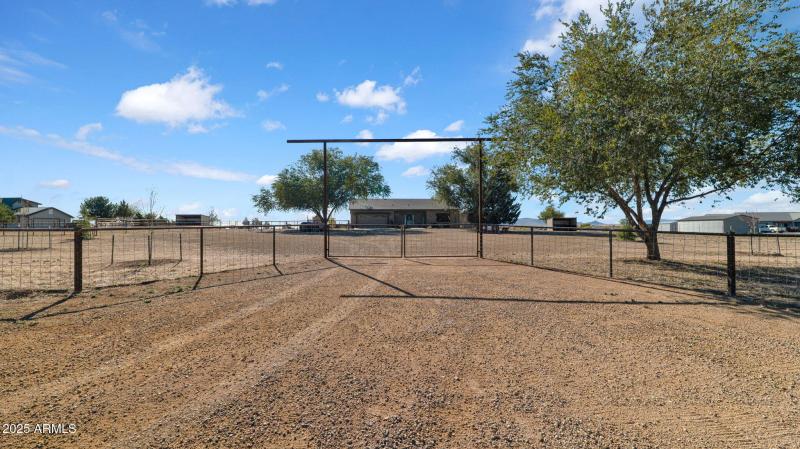 25-web-or-mls-P1288147